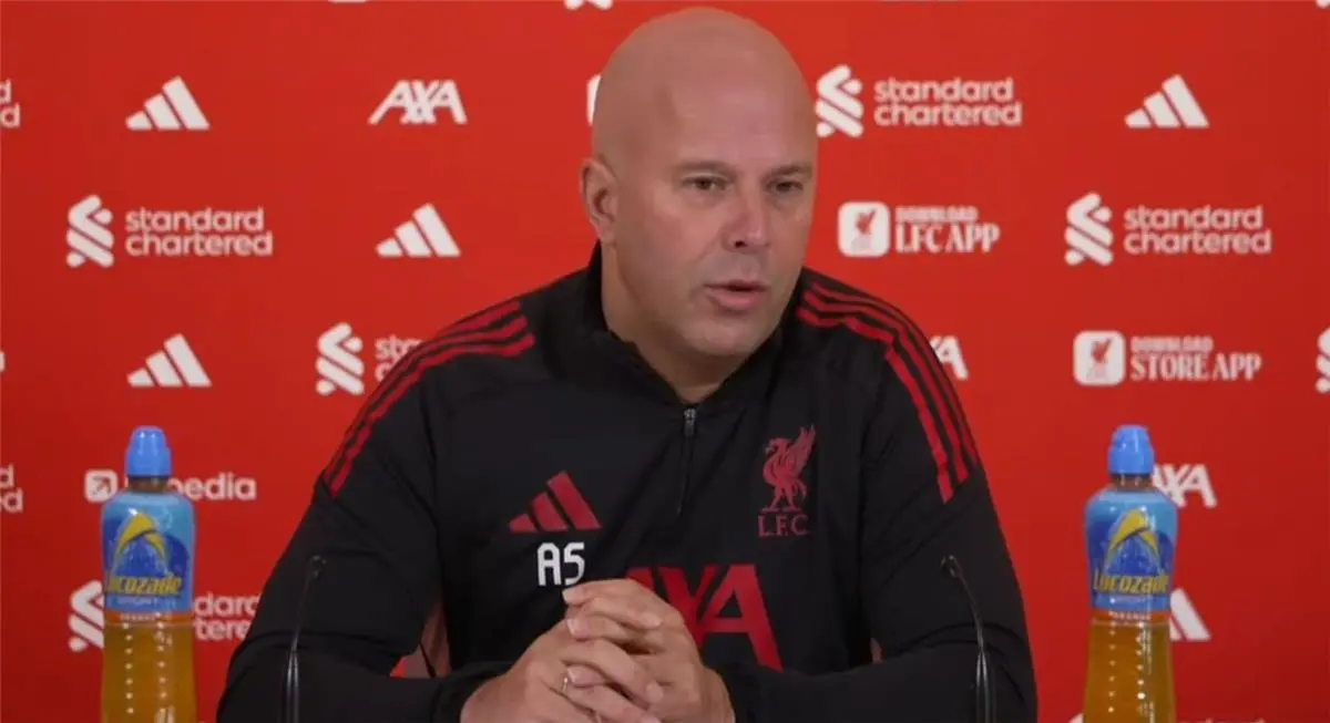 سلوت يوضح مدة غياب إيزاك عن ليفربول وموقف المصابين من مواجهة ولفرهامبتون