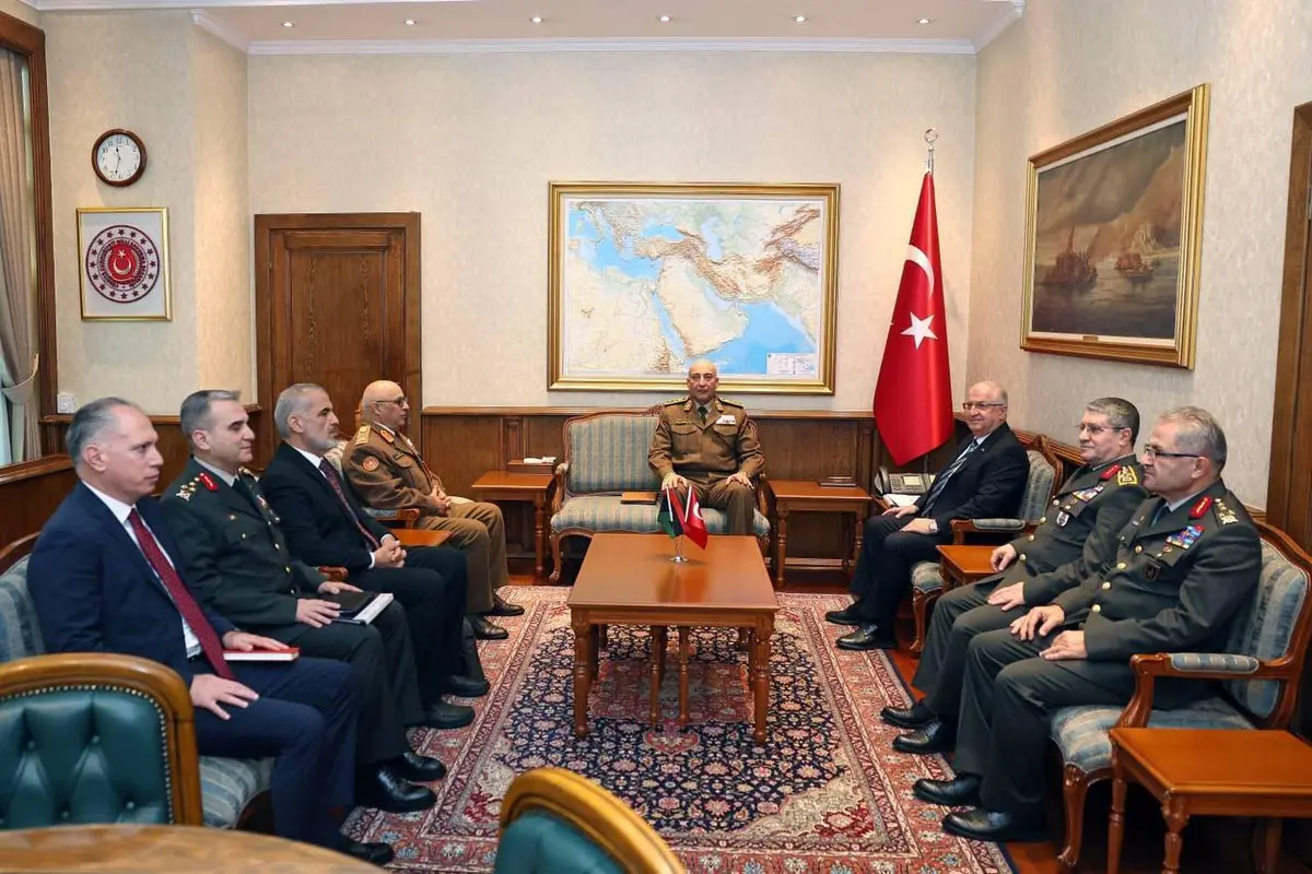 استقبال رئيس الأركان الليبي بمراسم مهيبة بأنقرة قبل سقوط طائرته في طريق عودته إلى بلاده.. فيديو وصور