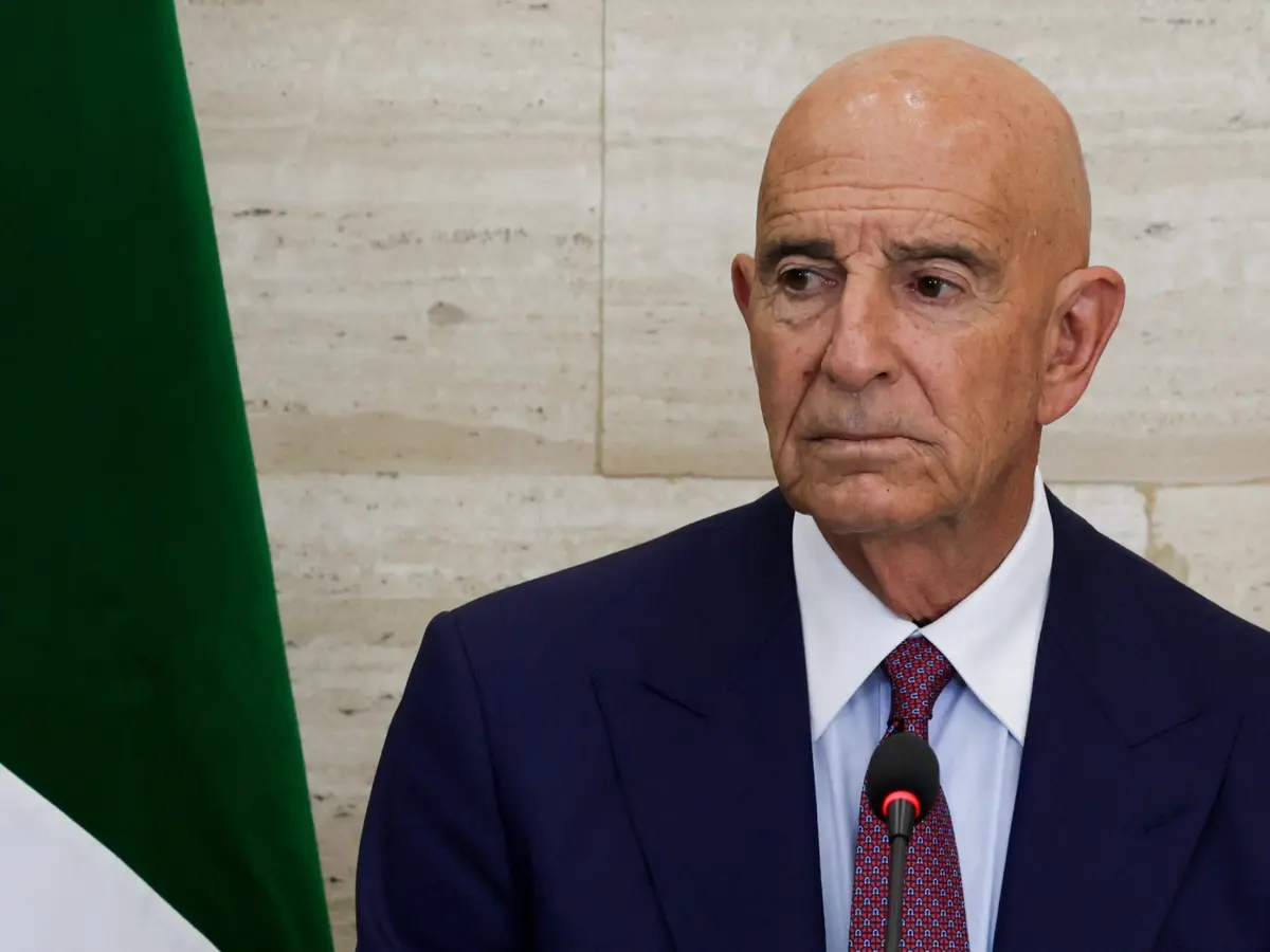 رسائل من "براك" لإسرائيل وسوريا وإيران