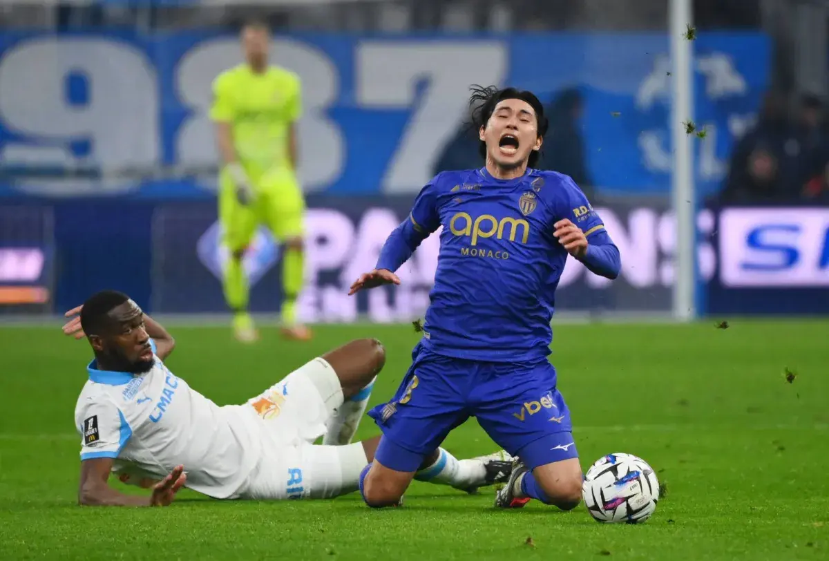 إصابة مينامينو في الرباط الصليبي تضع مشاركته مع اليابان بكأس العالم محل شك