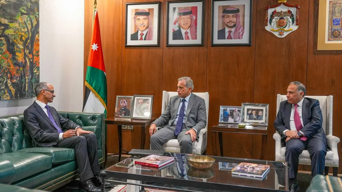 حسان يتسلم تقرير "المحاسبة" 2024.. دعم حكومي لـ "الرقابة المسبقة" وتوجيه بتصويب المخالفات "أولا بأول"