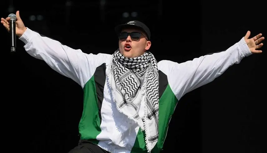 بريطانيا توقف التحقيق في تصريحات فرقة بوب فيلان عن الجيش الإسرائيلي - موقع 24