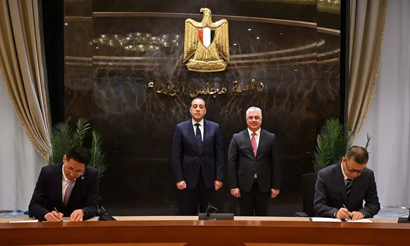 توقيع استثمارات صناعية جديدة بـ1.15 مليار دولار في السخنة - أموال الغد