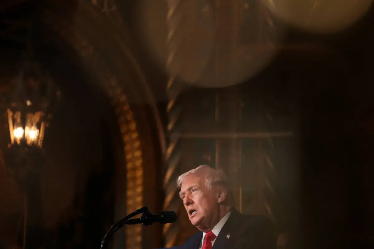 ترمب: سيكون من «الحكمة» أن يتنحى مادورو