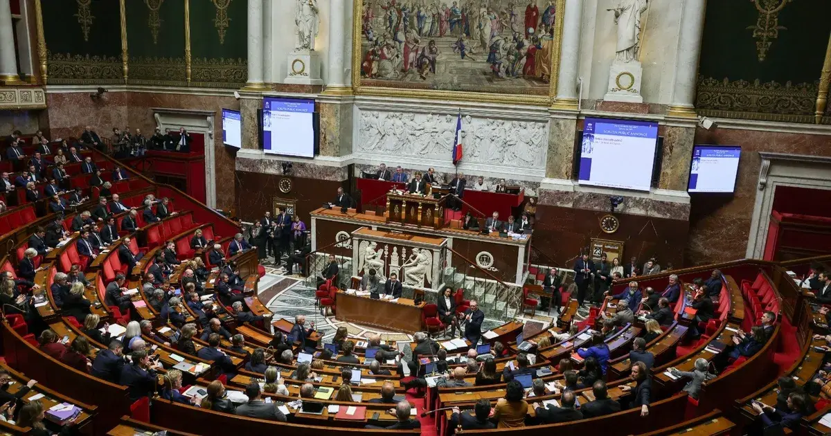 لتفادي الإغلاق.. البرلمان الفرنسي يقر تشريعاً طارئاً للموازنة
