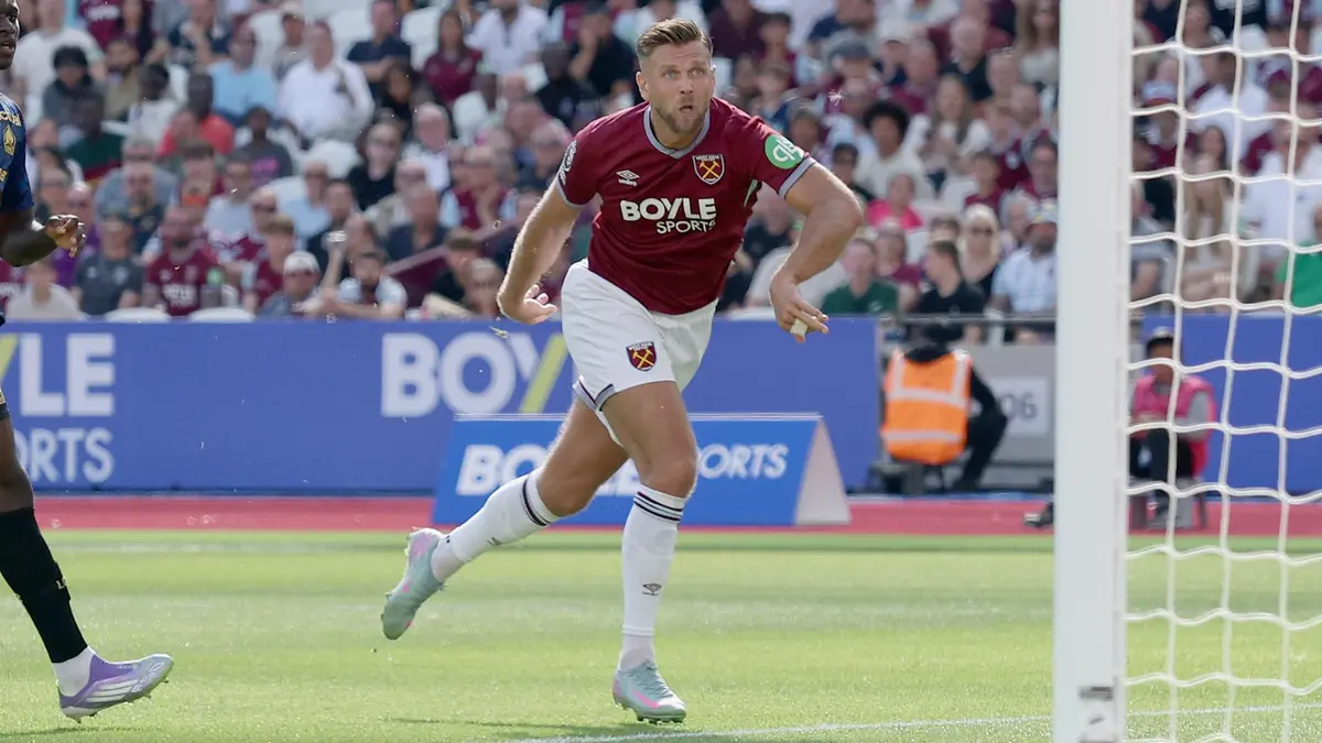 فولكروج يختار قميصه الجديد بميلان