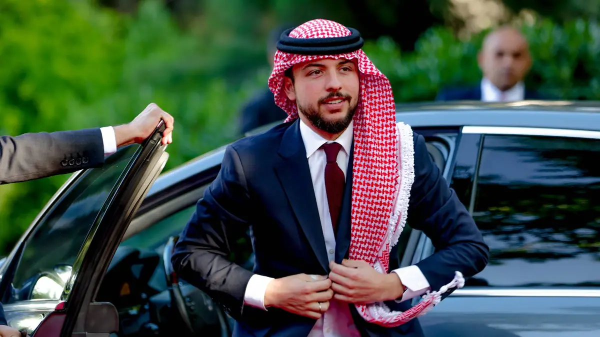 ولي العهد: من الأردن أرض السلام والتاريخ نتمنى لكم أعيادا مليئة بالمحبة والطمأنينة