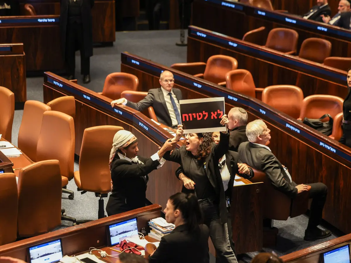 الكنيست يقر مبدئيا مشروع لجنة تحقيق في "7 أكتوبر" وسط رفض المعارضة