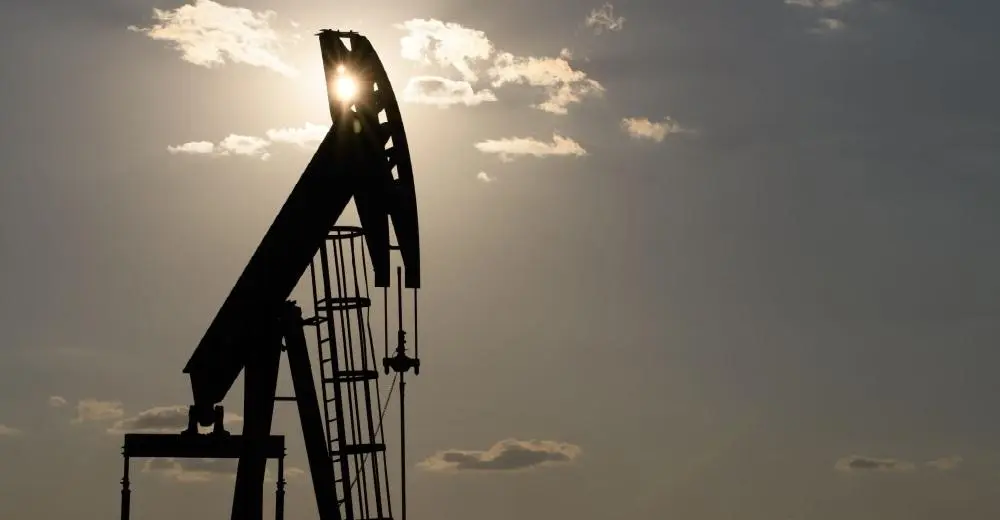 النمو الاقتصادي الأمريكي القوي يدعم أسعار النفط