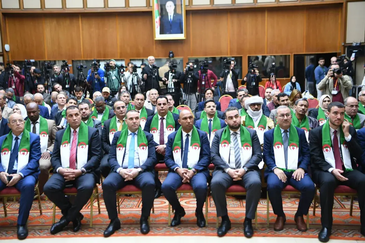 البرلمان الجزائري يصوّت على قانون يجرّم الاستعمار الفرنسي