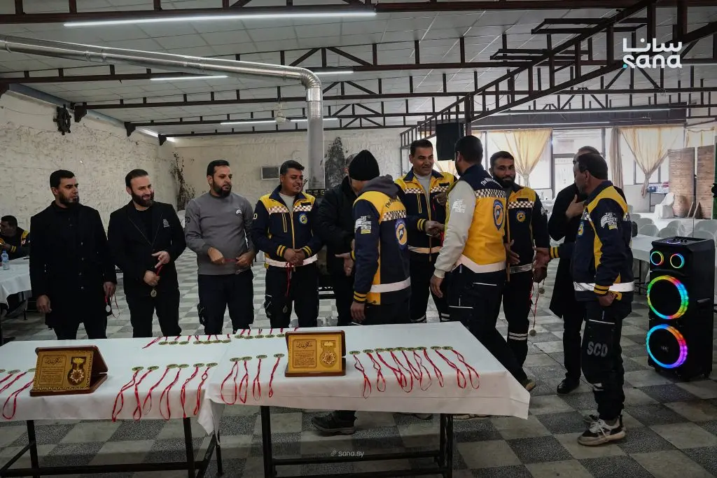 مديرية منطقة الغاب تكرم عناصر من الدفاع المدني شاركوا في إخماد حرائق نشبت بالمنطقة