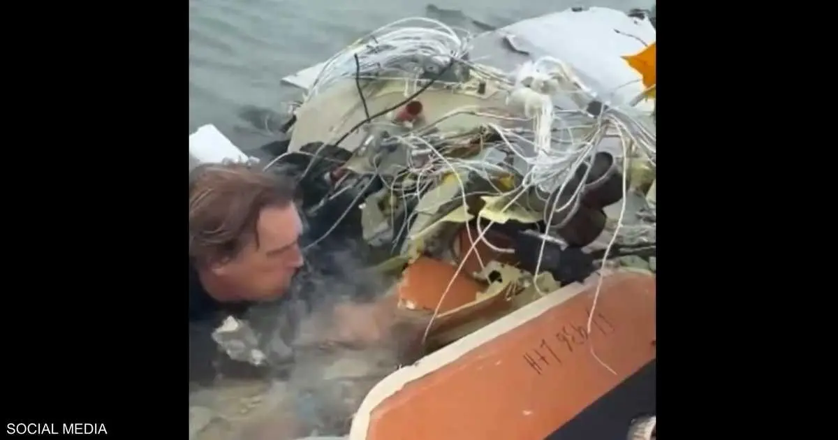 فيديو.. مقتل طفل في حادث تحطم طائرة كانت تنقله للعلاج