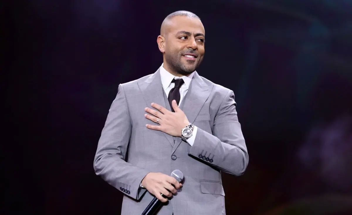 وصول تامر عاشور إلى الرياض استعداداً لتقديم حفله بموسم الرياض