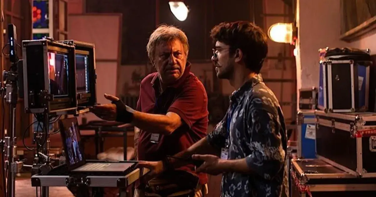 Black Rabbit, White Rabbit.. مرحباً في بلاد العجائب