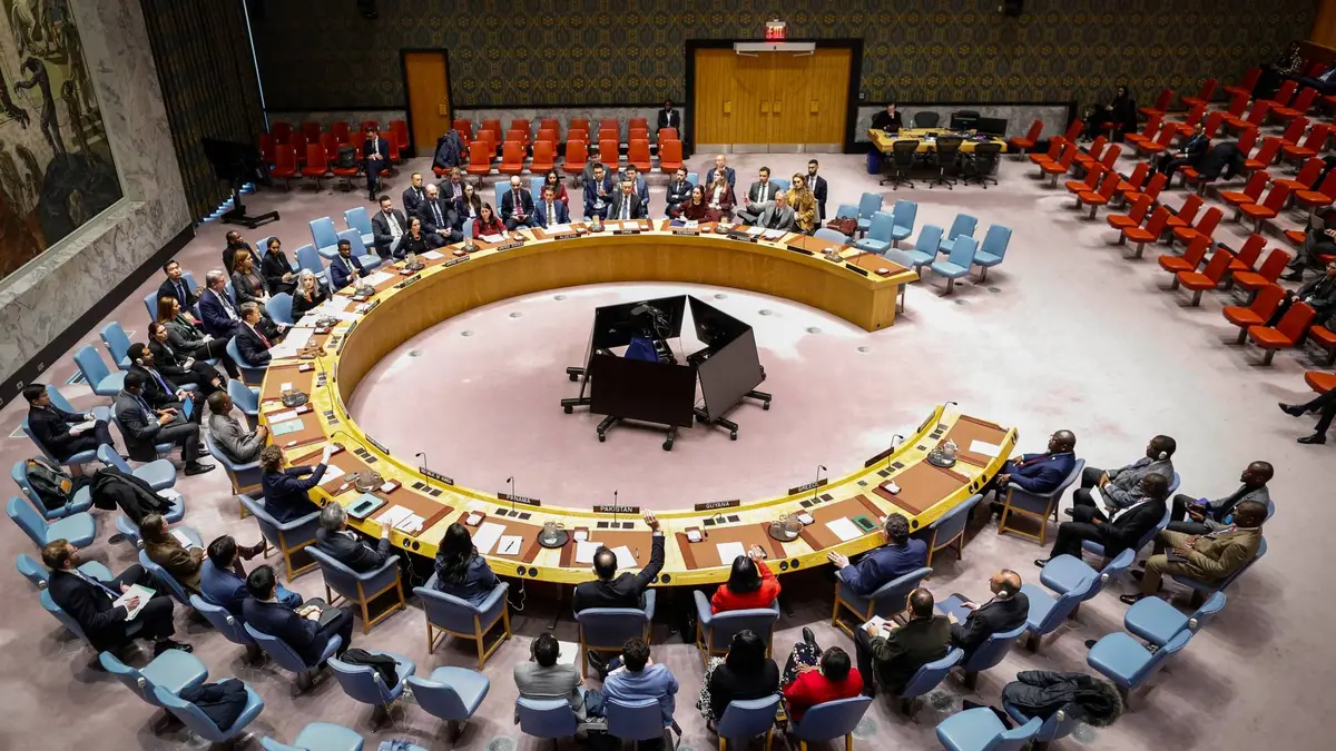 مجلس الأمن يجدد دعمه القوي للحل السياسي في اليمن ويحث على خفض التصعيد