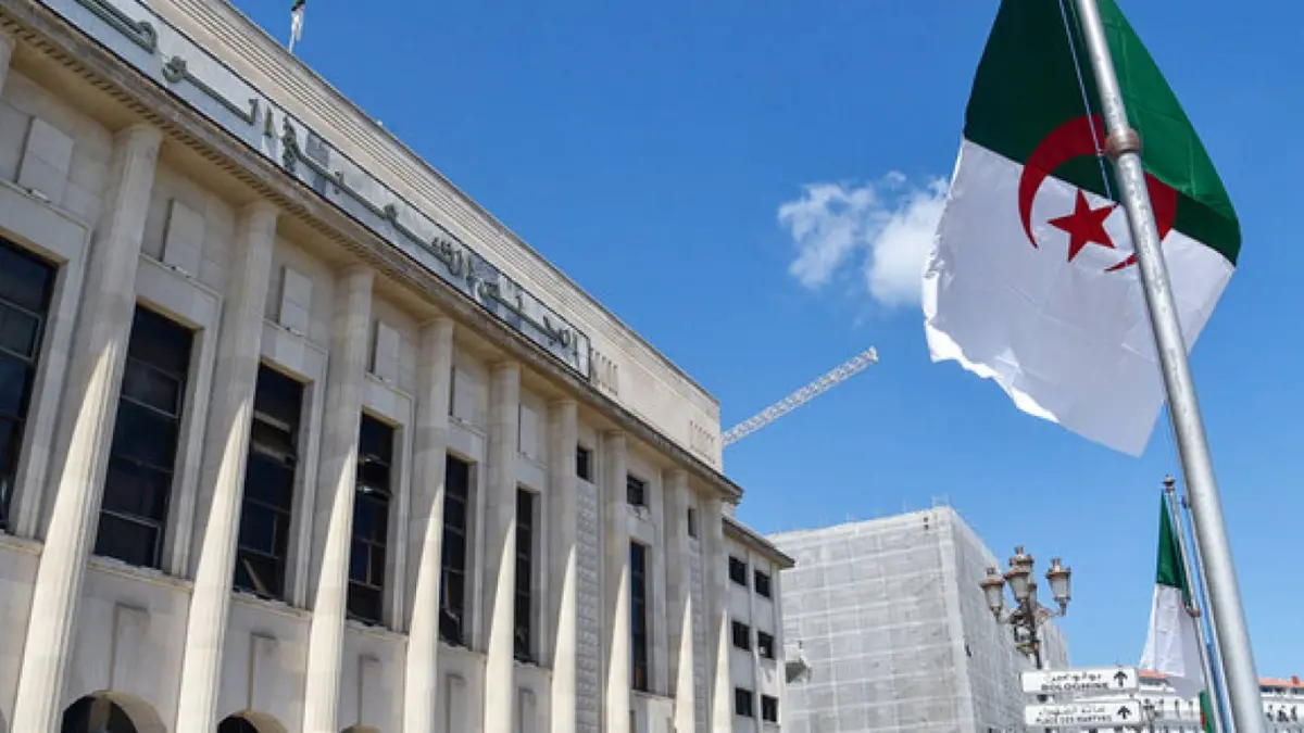 البرلمان الجزائري يصادق بالإجماع على قانون "تجريم الاستعمار الفرنسي"