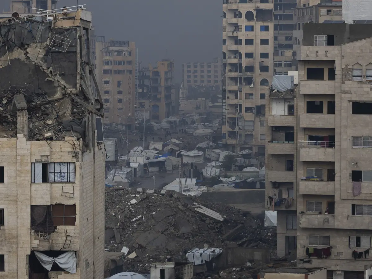 الاحتلال الإسرائيلي يواصل خروقاته بغارات وقصف على غزة