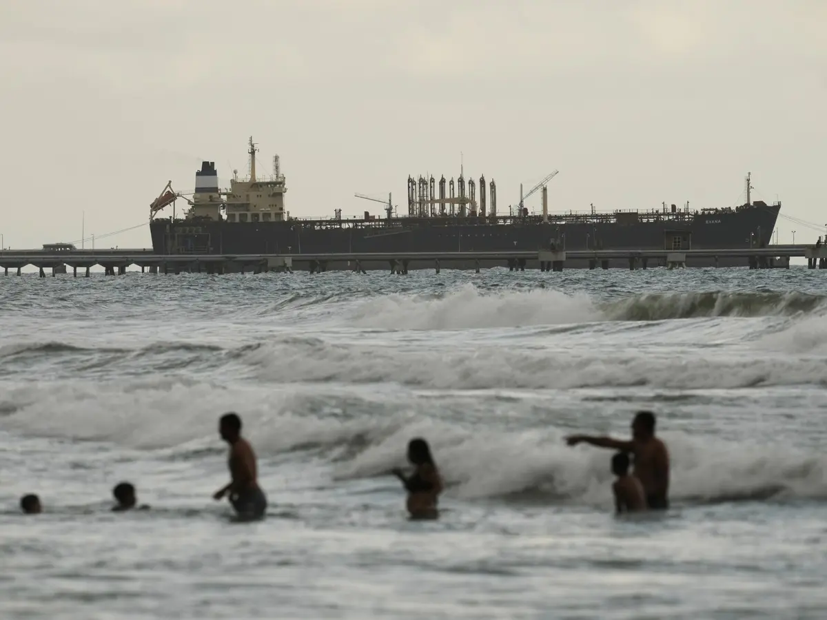 خفر السواحل الأميركي يطلب تعزيزات لاحتجاز ناقلة نفط مرتبطة بفنزويلا