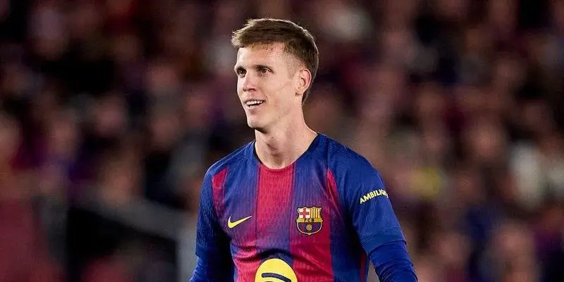 برشلونة قد يستعيد أولمو في ديربي كتالونيا