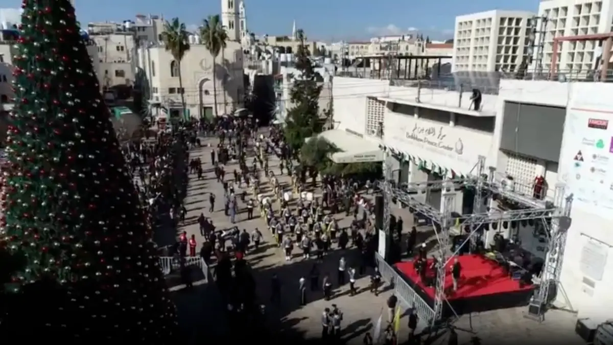 بيت لحم تحتفل بعيد الميلاد لأول مرة منذ 3 سنوات.. شاهد ما رصده مراسلنا