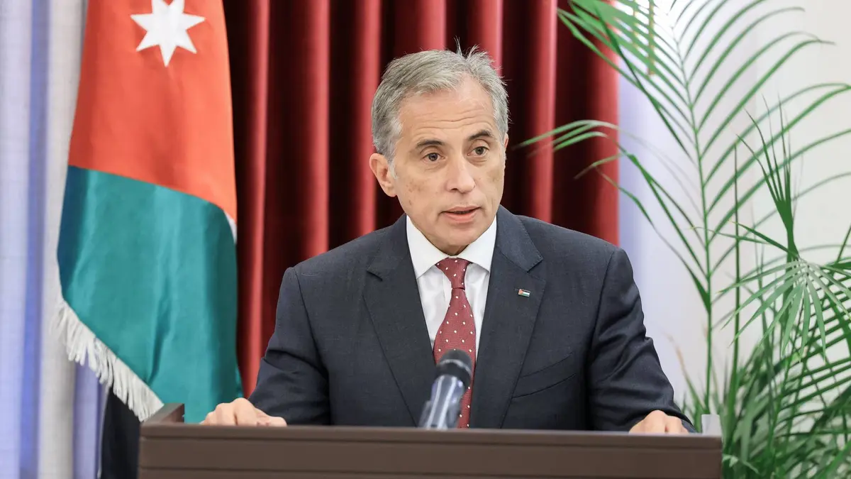 رئيس الوزراء بمناسبة عيد الميلاد المجيد: "الأردن جسد واحد تجتمع فيه صلوات المساجد وأجراس الكنائس"