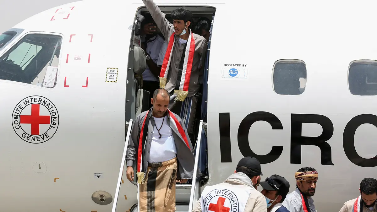 كيف علق مغردون على اتفاق تبادل الأسرى في اليمن؟