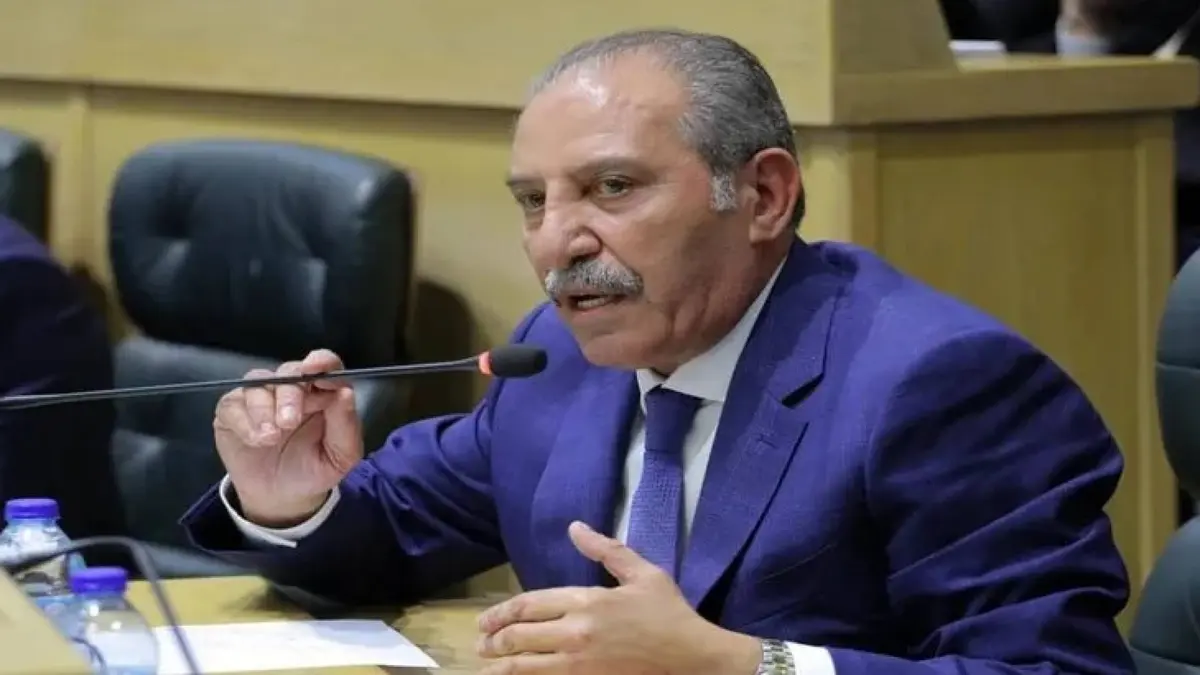 الصقور: مخالفات في 29 حزبا.. والمحاسبة تغيب عن "حيتان الفساد"