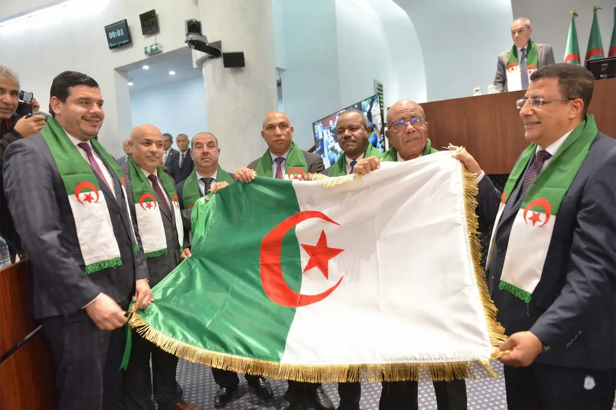 الجزائر تُجرِّم فرنسا بقانون “لا يسقط بالتقادم”