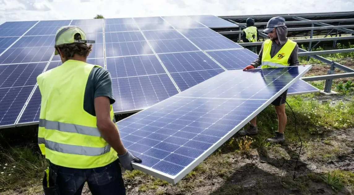 محطة شمسية تستبدل ألواحها بالكامل بعد أزمة بمطار أوروبي.. ما قصتها؟ - الطاقة