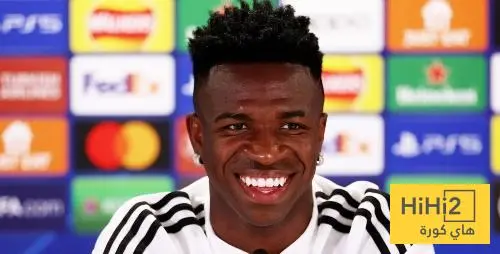 فينيسيوس يرفض التعجل في تجديد العقد