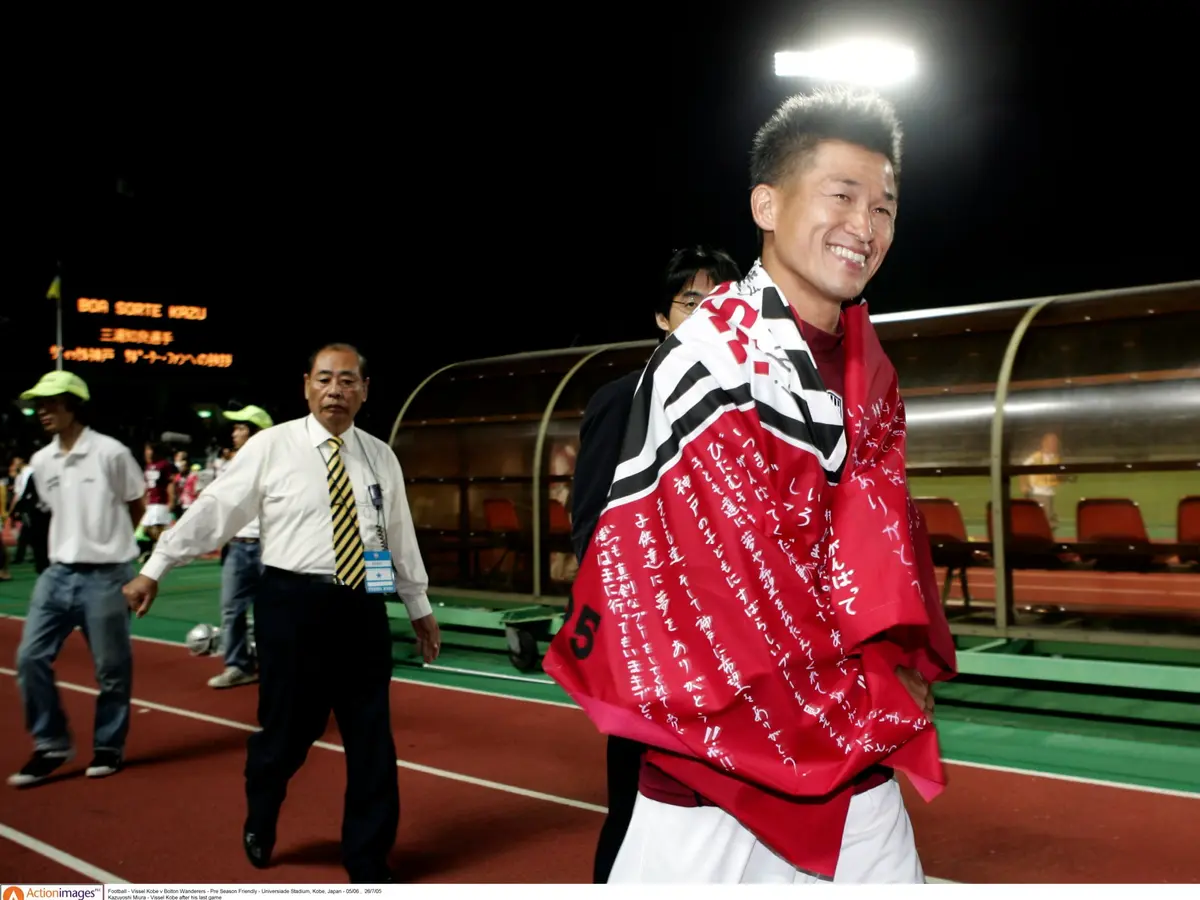 كازويوشي ميورا يستعد لموسمه الـ41 في الملاعب