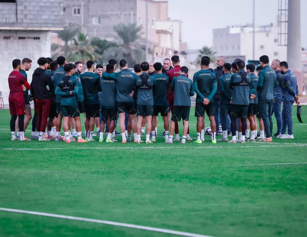 دونيس: أشعر بأنني جزء من كرة القدم السعودية... وتداوُل اسمي لتدريب الأخضر «فخر»