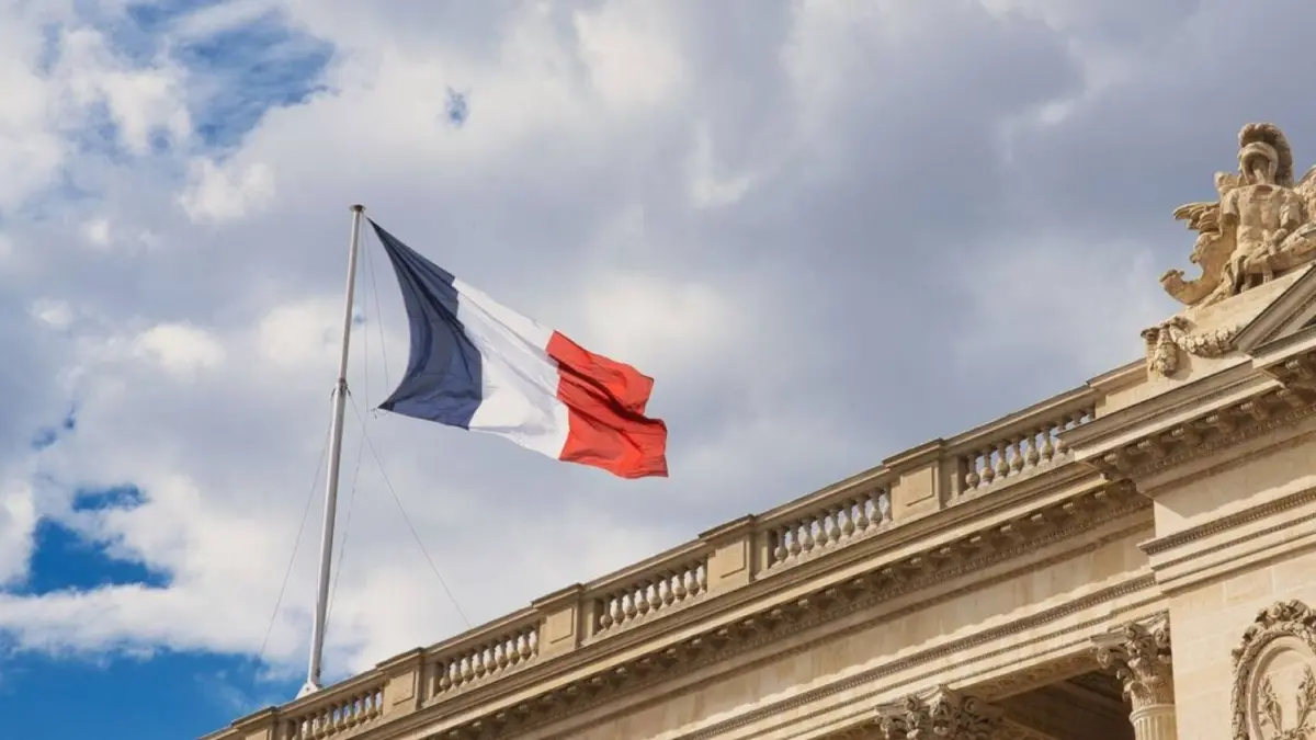 باريس تعلق على قانون "تجريم الاستعمار الفرنسي" في الجزائر