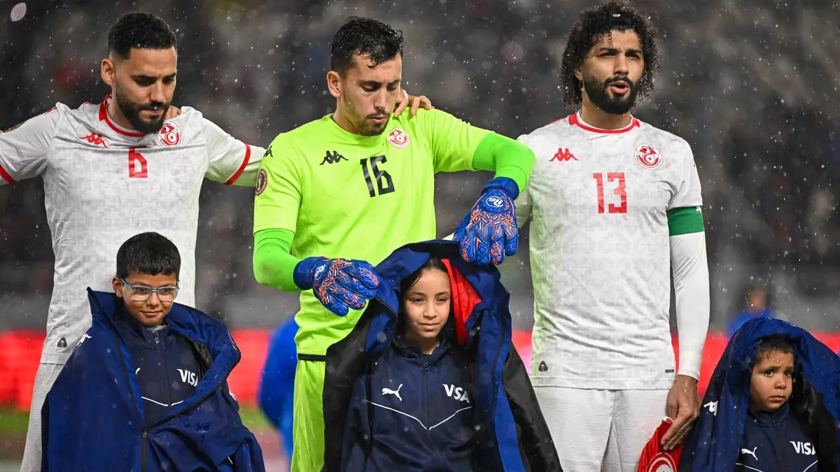 كأس إفريقيا.. "لفتة إنسانية" من لاعبي منتخب تونس تجاه الأطفال في مباراة أوغندا