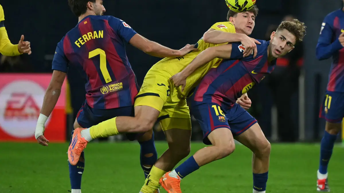 الظروف المالية تجبر برشلونة على لاعب كريستال بالاس