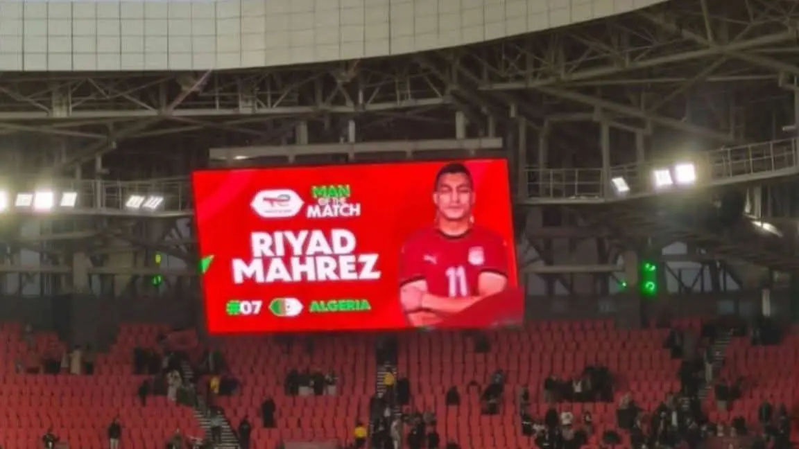 صورة.. ما حقيقة ظهور مصطفى محمد بدلًا من محرز في مباراة السودان؟