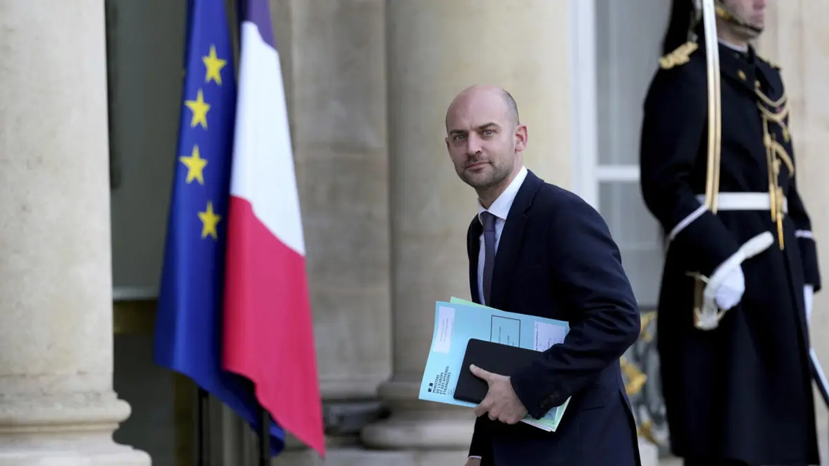 باريس تعتبر قانون تجريم الاستعمار الفرنسي في الجزائر خطوة تمس بـ"إرادة استئناف الحوار"