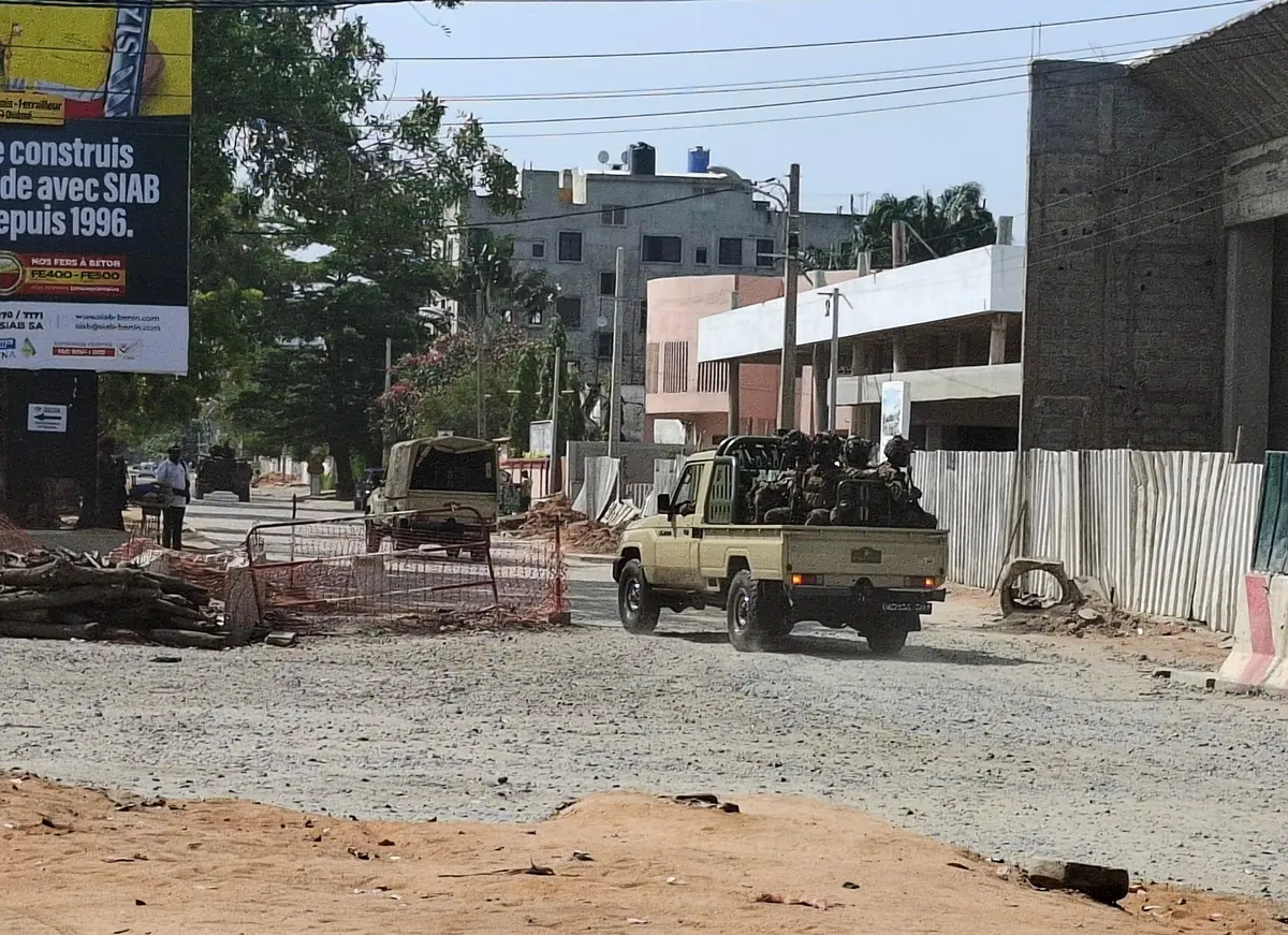 اعتقال نائب في بنين بسبب رسالة واتساب