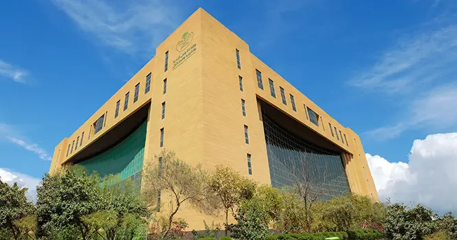 البلديات والإسكان تطرح لائحة المخالفات والغرامات لنظام رسوم الأراضي البيضاء للاستطلاع