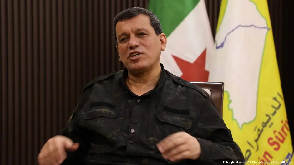 قسد تكشف عن "تفاهم مشترك" مع دمشق بشأن دمج القوات العسكرية – DW – 2025/12/25