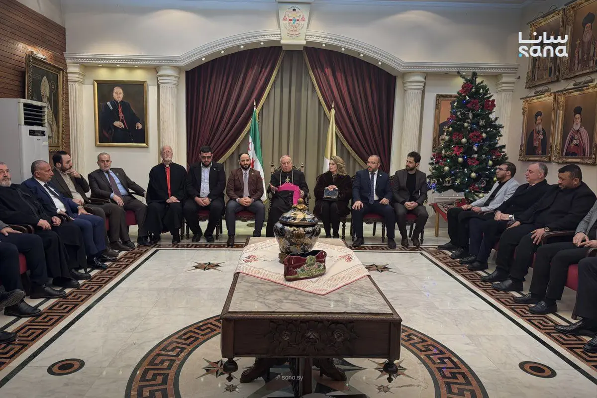 محافظ حلب عزام الغريب يقدم التهاني لأبناء الطوائف المسيحية بمناسبة عيد الميلاد المجيد