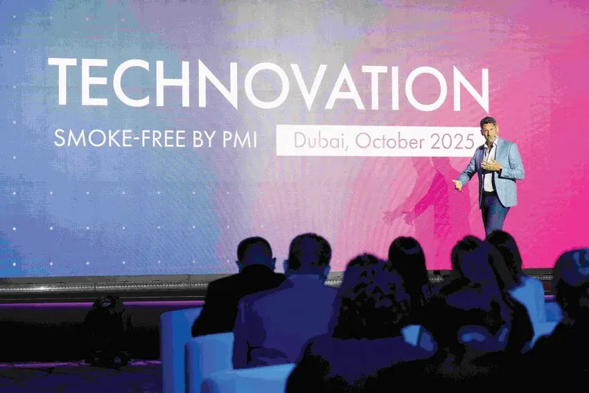 هاشتاق عربي - ضرورة الحوار بين العلماء والمشرعين لمستقبل خالي من التدخين