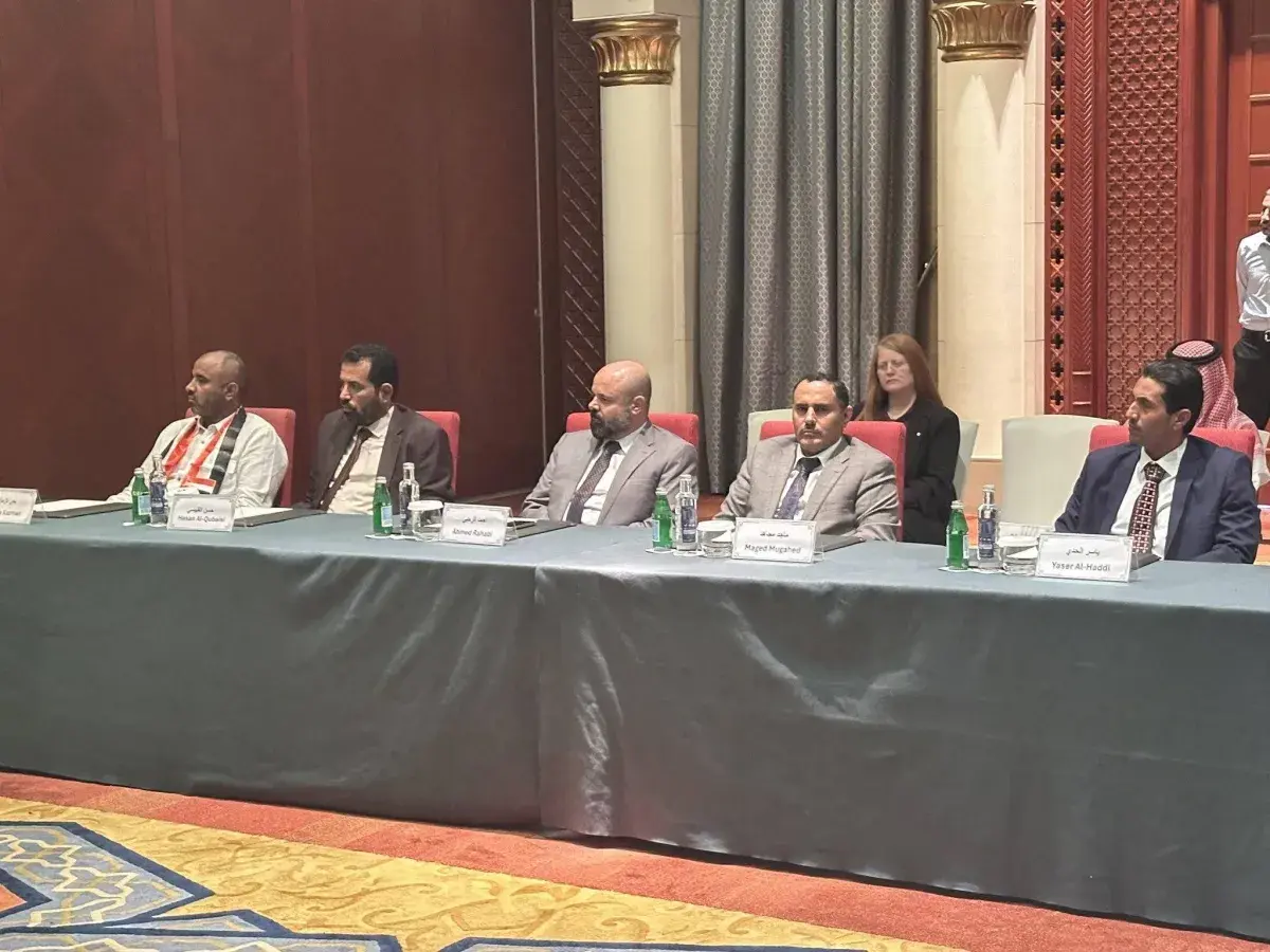 «اتفاق مسقط» للمحتجزين يفتح نافذة إنسانية وسط تفاؤل يمني حذر