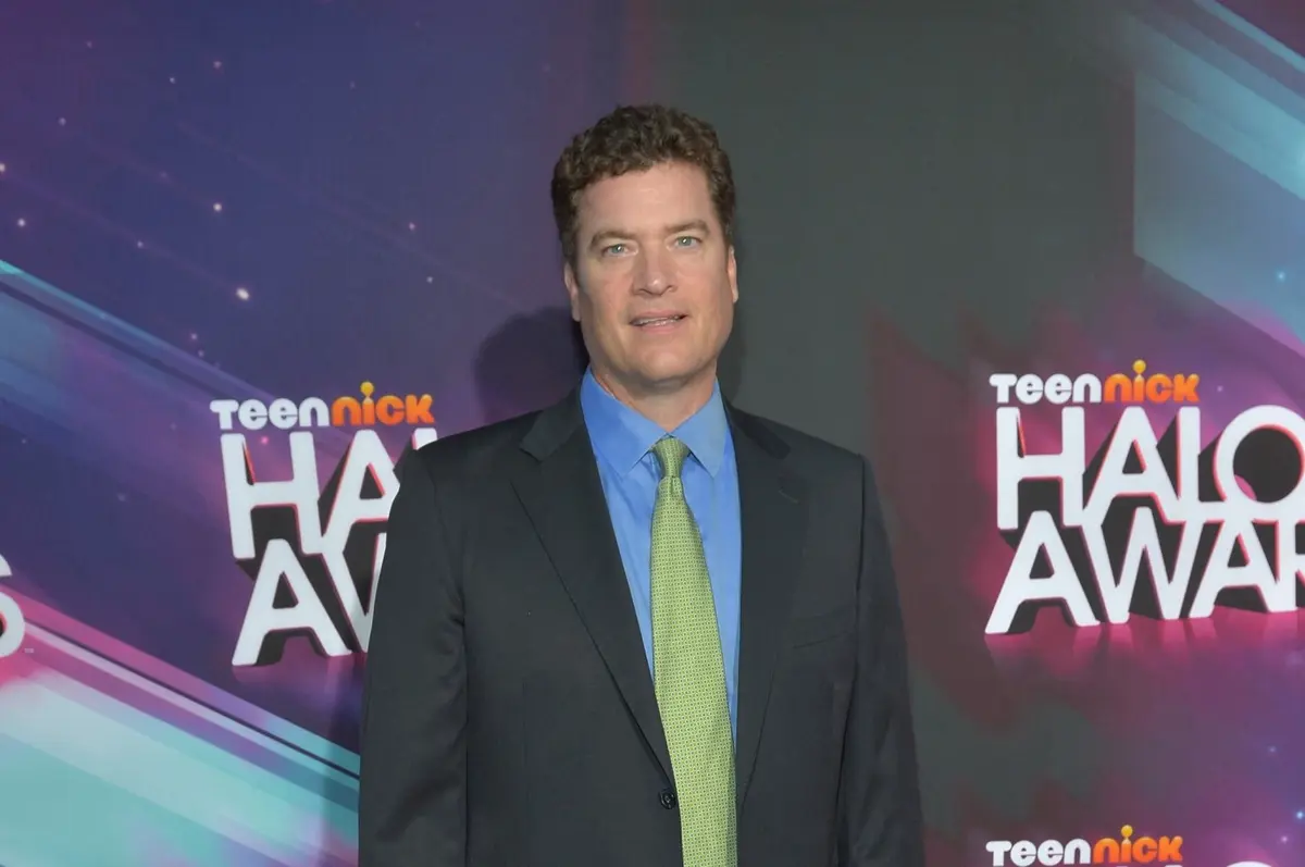 وفاة النجم الكوميدي بات فين بعد صراع سري مع مرض السرطان