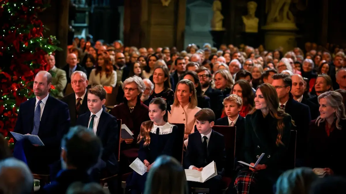 الأميرة كاثرين وابنتها تشارلوت تعزفان سويًا احتفاء بعيد الميلاد