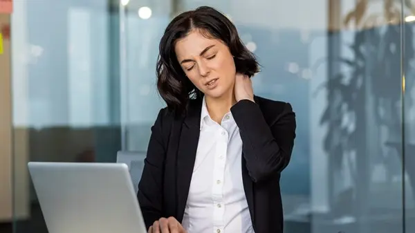 زهرة الخليج - 6 عادات يومية تمنح مفاصلكِ الدفء والمرونة في الشتاء