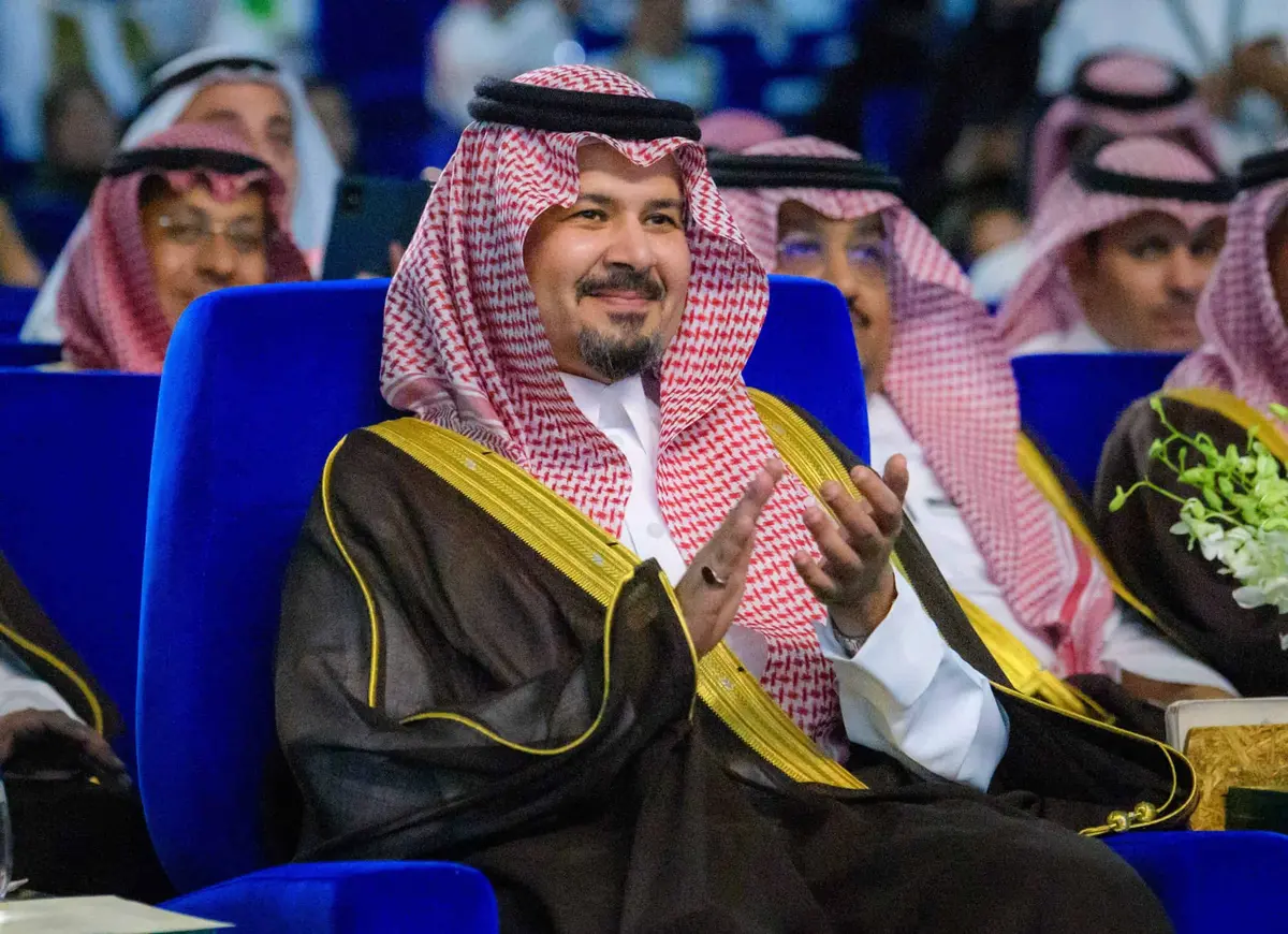 أمير المدينة المنورة يطّلع على مشروع مركز لوجستي استراتيجي بينبع