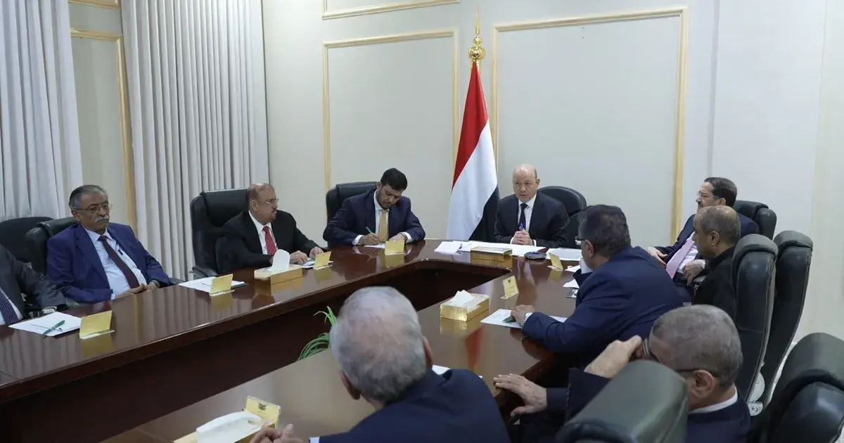 اليمن.. العليمي يطلب من تحالف دعم الشرعية حماية المدنيين في حضرموت