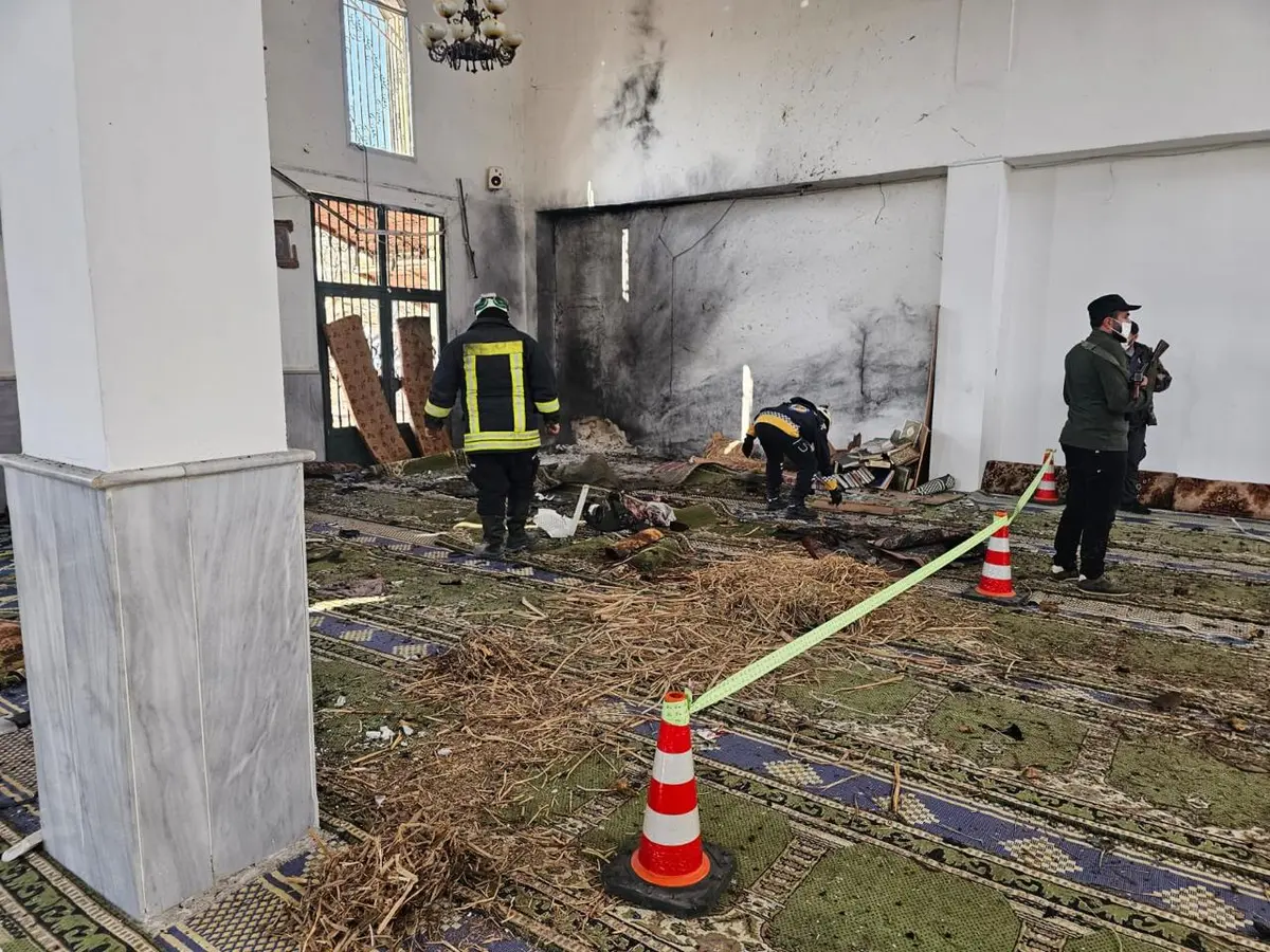 التحقيقات جارية لكشف هوية المنفذ.. 8 شهداء و18 جريحًا بانفجار في مسجد علي بن أبي طالب في وادي الذهب بحمص