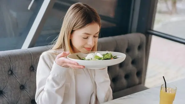 زهرة الخليج - عادات صغيرة ومبدعة لتجديد طاقتكِ.. في عام 2026